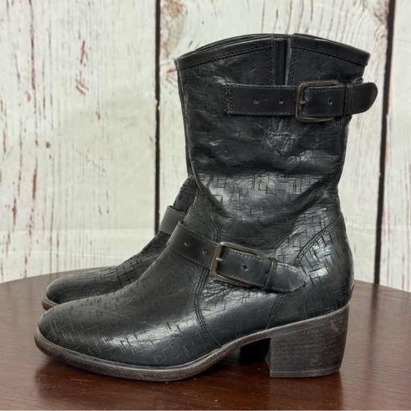 UGG Collection Black Combat Moto Boots Distressed Leather  Sherpa Insole 5.5 EUC - Picture 4 of 17